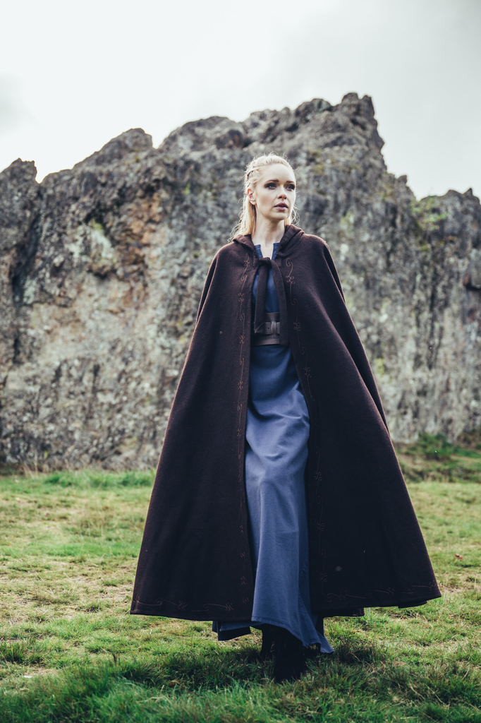 [6013b] Mittelalter-Wollumhang „Alma“ – Zeitlose Eleganz in Braun