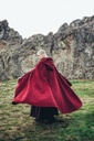 Mittelalter-Wollumhang „Alma“ – Erhabene Eleganz in Rot