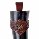 Horn mit Halter - Zierniete "keltisch"
