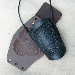 Leder-Armschützer - mittel / geprägt
