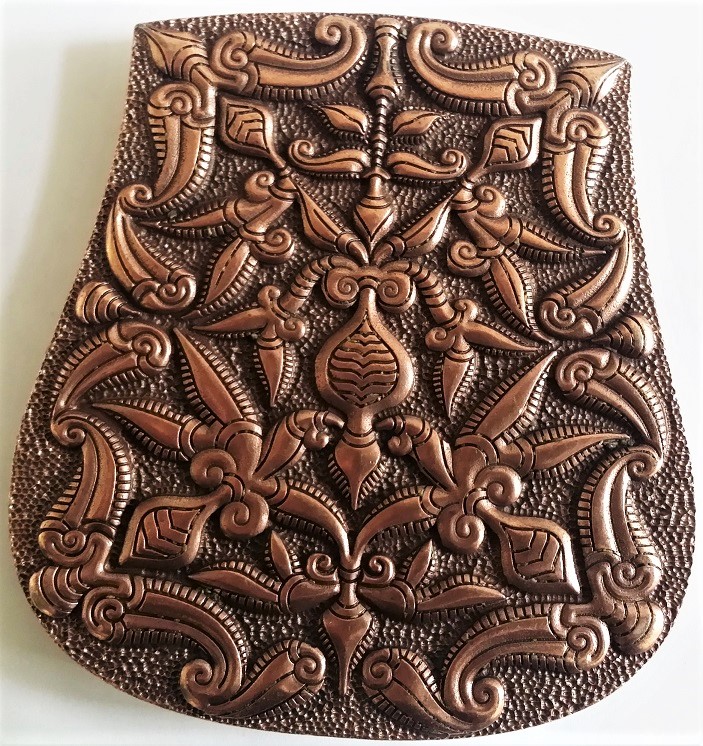 Magyarische Taschenplatte, kupferfarben, Pflanzenmotiv