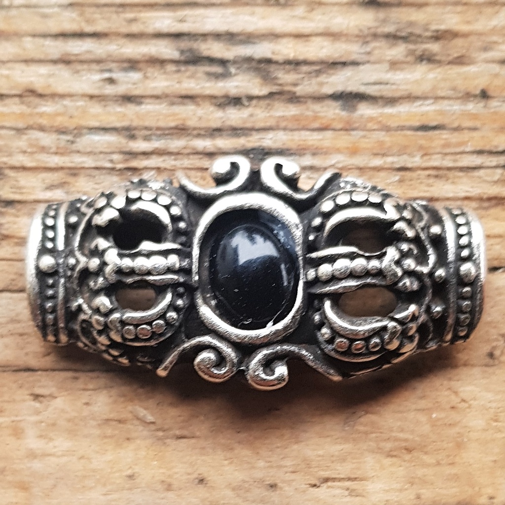 silberner Edel-Beschlag, Royale Kronen mit schwarzer Kunst-Perle, GOTHIK