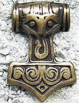 kleiner Mjölnir, Thors Hammer,  altmessingfarbener Beschlag, Wikinger, Mittelalter