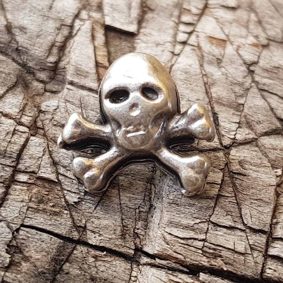 kleiner Totenkopf, silberfarbener Beschlag, Piraten,COSPLAY