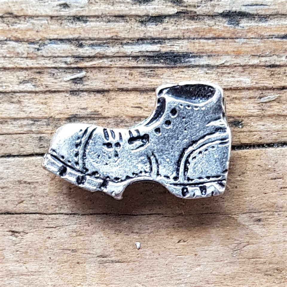 Berg-/Wanderstiefel, silberfarbene Zierniete