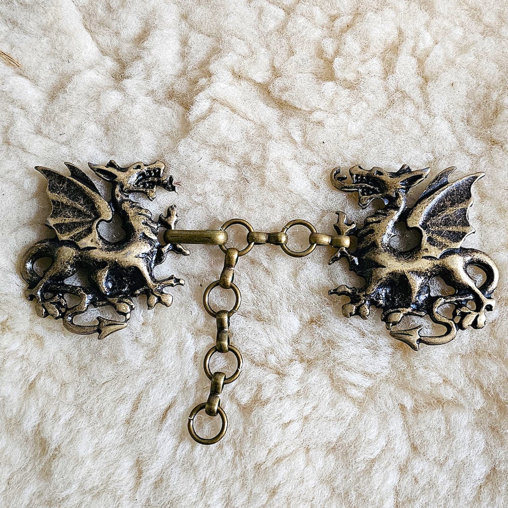 CELTIC DRAGONS FAFNIR & GOCH, Verschluss,Fb:altmessing,Drachen,Mantel,Fell,Umhang,Mittelalter,Larp