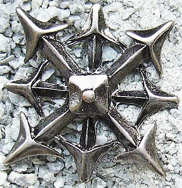 [N-105-3] Chaos-Beschlag in Eisenoptik – Achtstrahliger Symbolstern 36 x 36 mm
