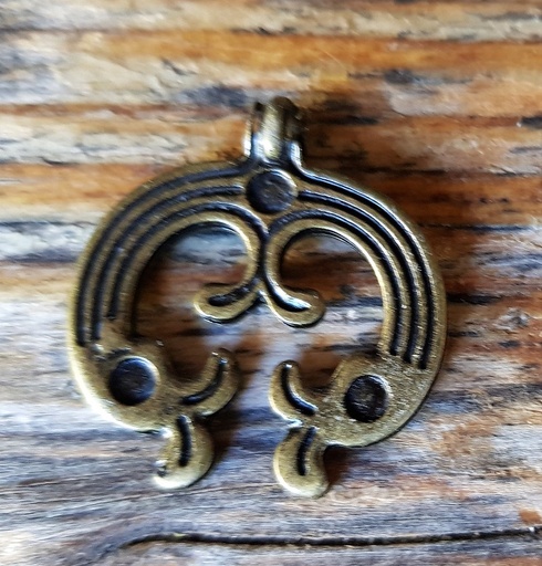 [P-5124-21] Keltische Enten Anhänger altmessingfarben – Symbolschmuck aus Zamak im historischen Stil
