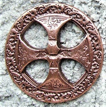 [N-235-4] Zierbeschlag „Nordisches Axtkreuz“ – Kupferfarbener Rundbeschlag im Stil der Wikingerzeit