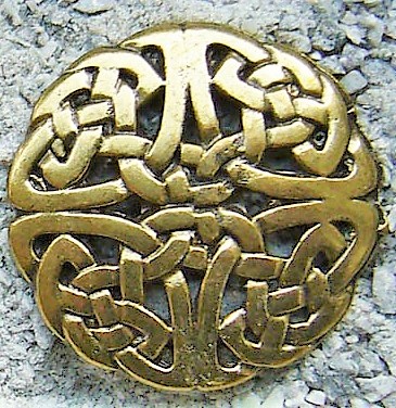 [N-108-2] Celtic Knot 1 Zierbeschlag in Messingoptik – Runder keltischer Knoten Ø 30 mm