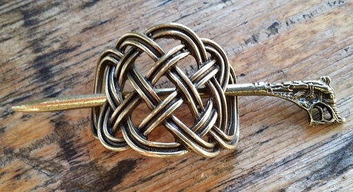 [A-674-2] Haarspange Keltischer Knoten mit Drachenkopf-Nadel – Messingfarbenes Haarschmuckstück 42 mm