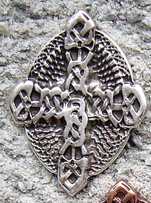 [N-185-1] Himmelskreuz silberfarben – 45 mm Keltischer Knotenkreuz-Beschlag für Gewandungen & LARP
