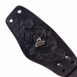 Keltischer Armschoner mit Triaden-Beschlag – Geprägtes Leder in Braun oder Schwarz 