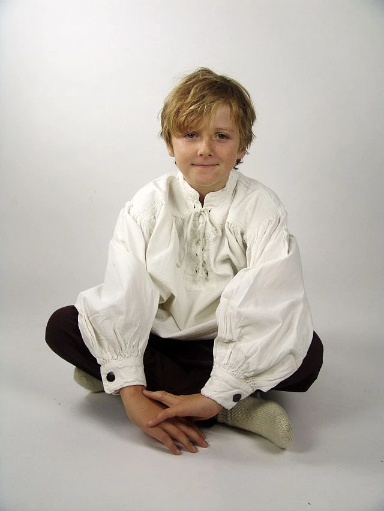Kinder-Stehkragen-Schnürhemd „Finn“ – Klassisches Mittelalter-Hemd in Weiß