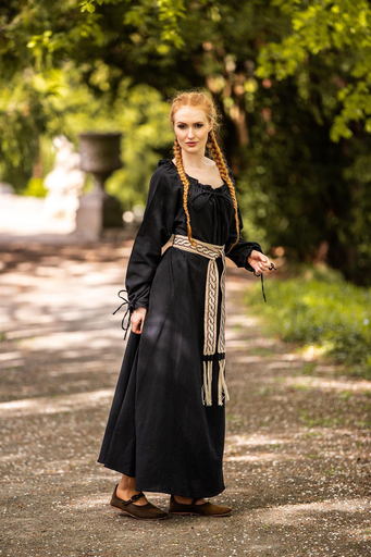 Bodenlanges Langarmkleid „Mechthild“ – Mystische Eleganz in Schwarz